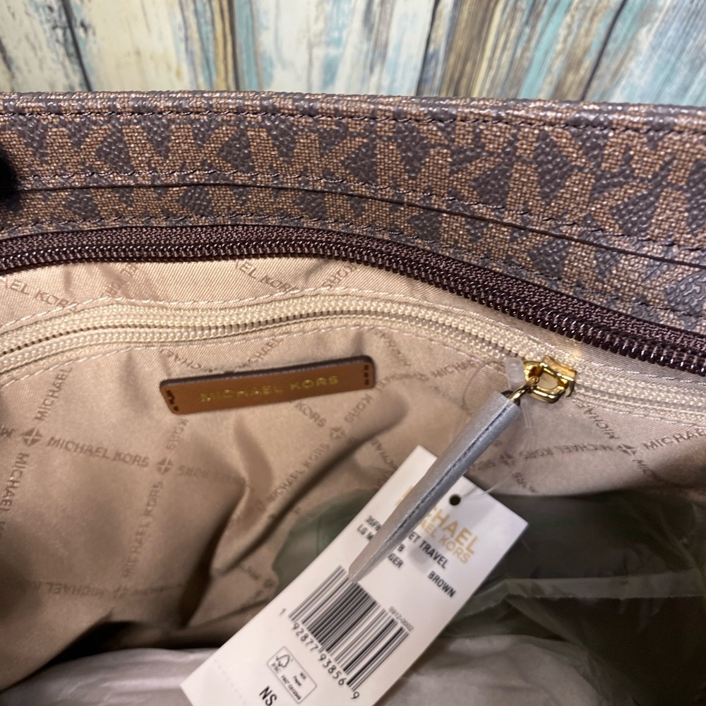 MICHAEL KORS JET SET LARGE LOGO MESSENGER BAG - Picture 8 of 9